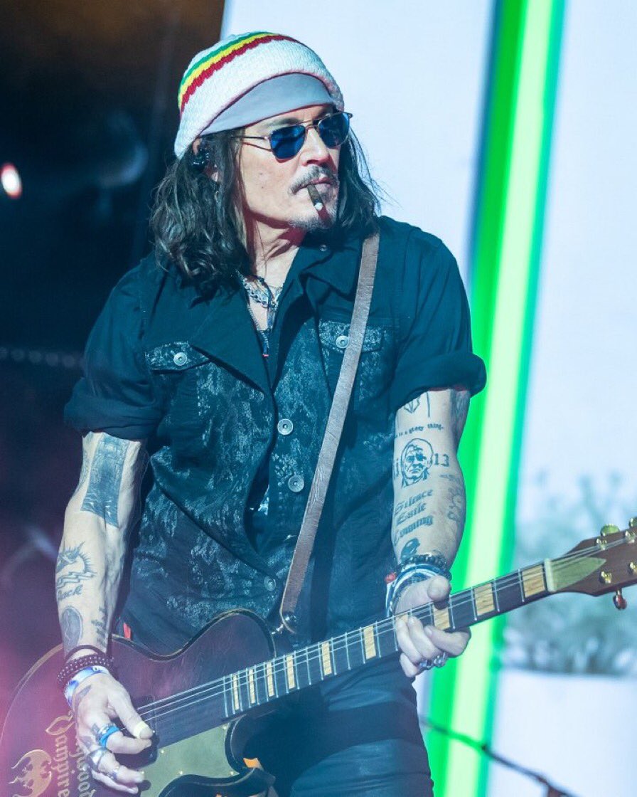 luhvsdepp's tweet photo. these ones just speak to me! DONT EVEN HE SLAYS ANYTHING… three of those he has the iconic black leather vest, the pink shirt just POPS 🤭🩷 https://t.co/x8NTCE2nQi