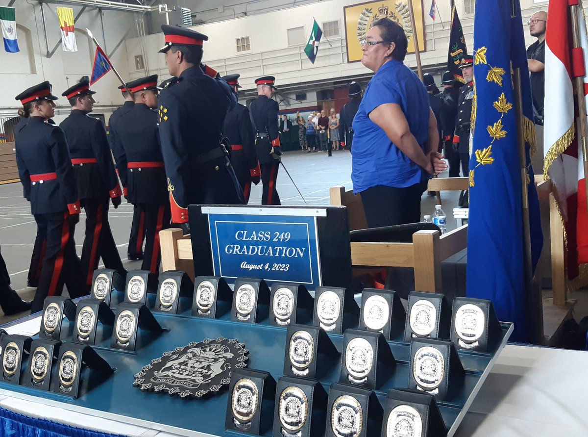 CPS_Commission's tweet photo. Commission Vice-Chair Marilyn North Peigan and three other commissioners were honoured today to help welcome the @CalgaryPolice's 24 newest officers.

Congratulations on your new career, Class 249. Thank you for choosing to serve your community!

#yyc #police #policegovernanace https://t.co/SWIGGWwUDs