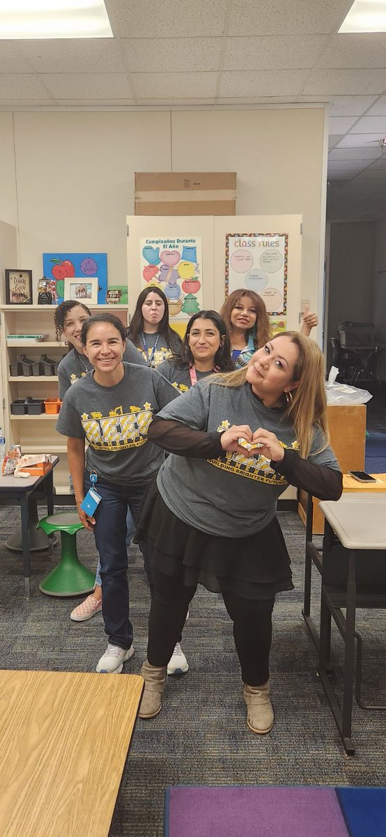 hurtadom2's tweet photo. 1st grade shortest to tallest @ReesStars #lifeofastar2023 https://t.co/rF6oEB5RWe