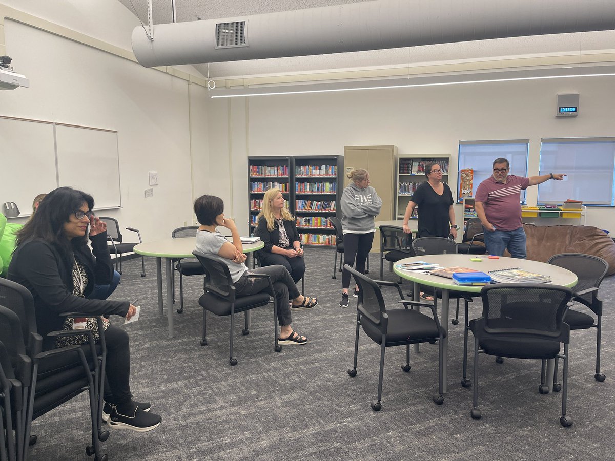 LucyKirchh's tweet photo. It’s been awesome to support @SRVUSD1 K-5 teachers with @FPActionCivics this week with implementing #HistorySocialScience framework shifts with content, literacy, inquiry, and citizenship! #CaliforniaFoundationForHistoryEducation #CFHE https://t.co/9uNwn3jI3p