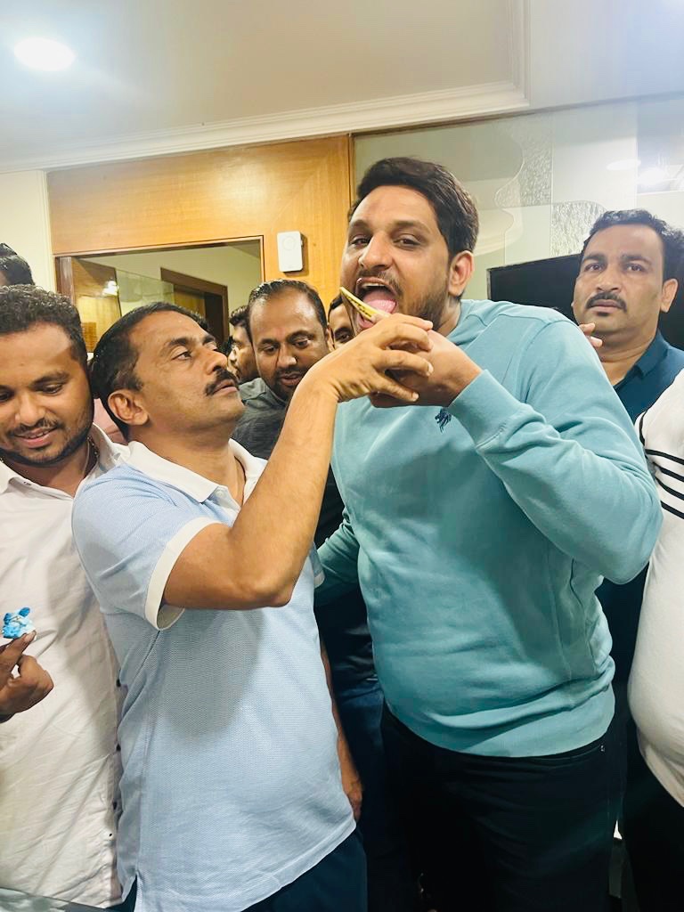 VivekHon's tweet photo. #पनवेल_नगरीचे_कर्तव्यदक्ष_कार्यसम्राट_दमदार आमदार, सहनशील नेतृत्व, कुशल संघटक...
#भाजपा_उत्तर_रायगड_जिल्हा_अध्यक्ष 
#श्री_प्रशांतदादा_रामशेठ_ठाकुर यांस वाढदिवसाच्या मनपुर्वक शुभेच्छा... https://t.co/fFgCQzoKQd