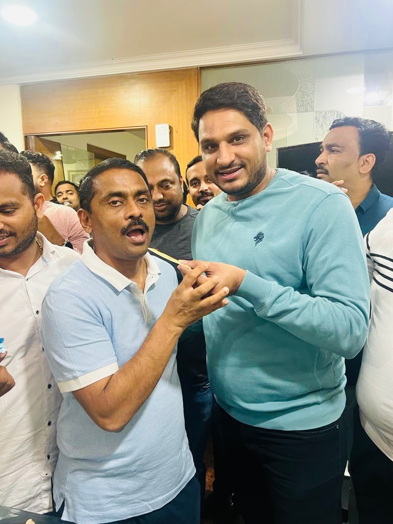 VivekHon's tweet photo. #पनवेल_नगरीचे_कर्तव्यदक्ष_कार्यसम्राट_दमदार आमदार, सहनशील नेतृत्व, कुशल संघटक...
#भाजपा_उत्तर_रायगड_जिल्हा_अध्यक्ष 
#श्री_प्रशांतदादा_रामशेठ_ठाकुर यांस वाढदिवसाच्या मनपुर्वक शुभेच्छा... https://t.co/fFgCQzoKQd