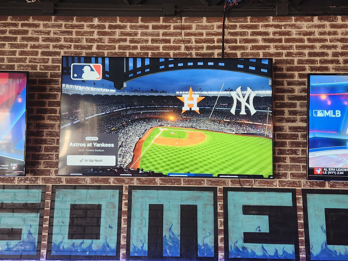 CobosQue's tweet photo. Yes, we will be showing the game and also our @EurekaHeights buckets are on sale. Come thru!!
@HeberLinares @EurekaBrent https://t.co/blXZ15GviN