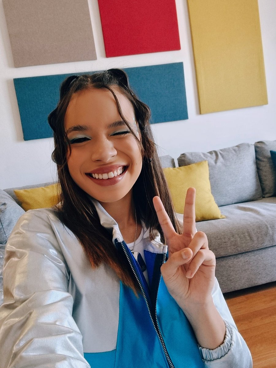 Angiefloreshn's tweet photo. 💙✨️🩶... https://t.co/ARBXbnS7qV