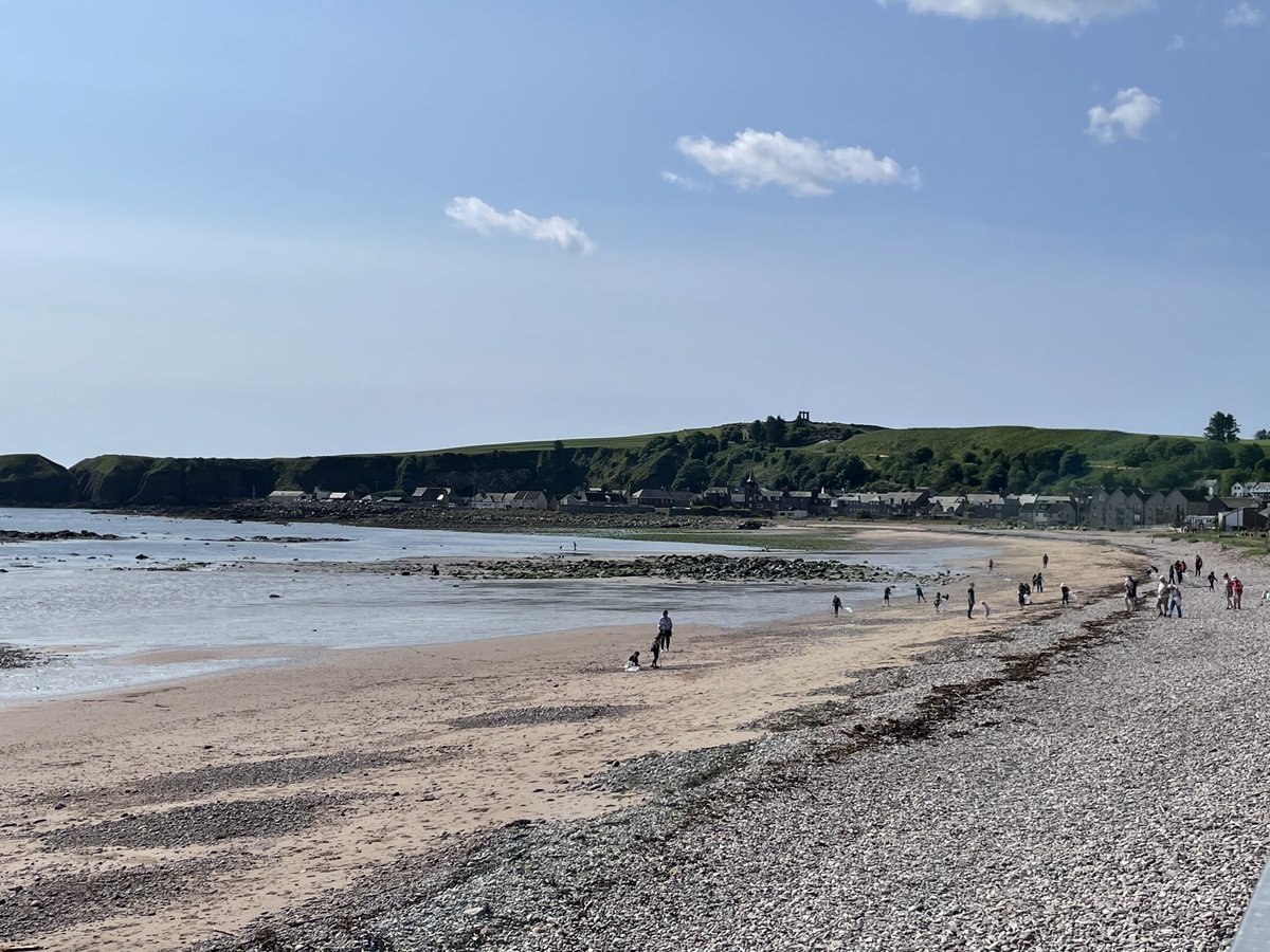 Come along & do your wee bit along with other members of our community tomorrow, Sat 5th August 10am-11am. It’s good for the soul to spend an hour focusing on nothing else except doing something positive for our beautiful #environment. 📷 #beachclean #Stonehaven