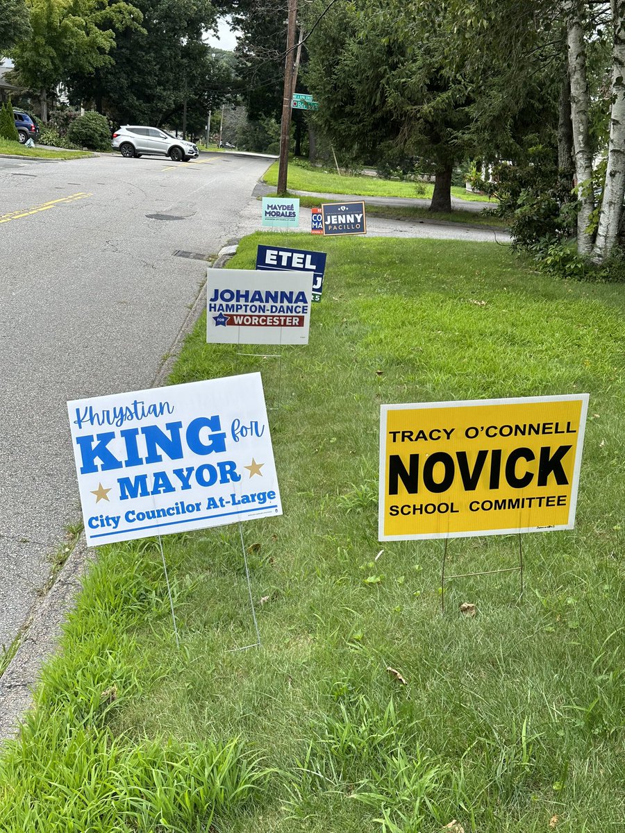 arbetter's tweet photo. It’s only August and more signs are coming lmao y’all know which house is mine https://t.co/0bh5FJ8Oa4