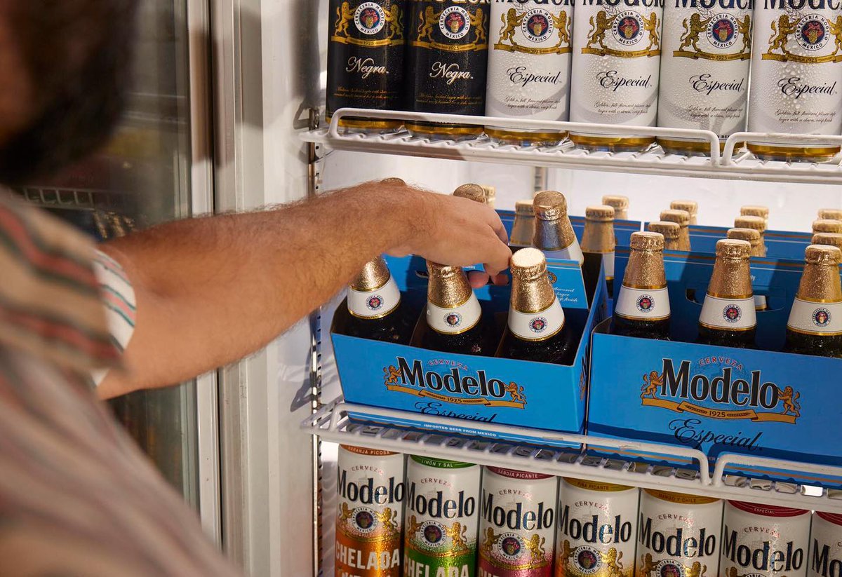 Ending the workday celebrating #InternationalBeerDay - with a cold <a href="/ModeloUSA/">Modelo USA</a>. Start the weekend right!