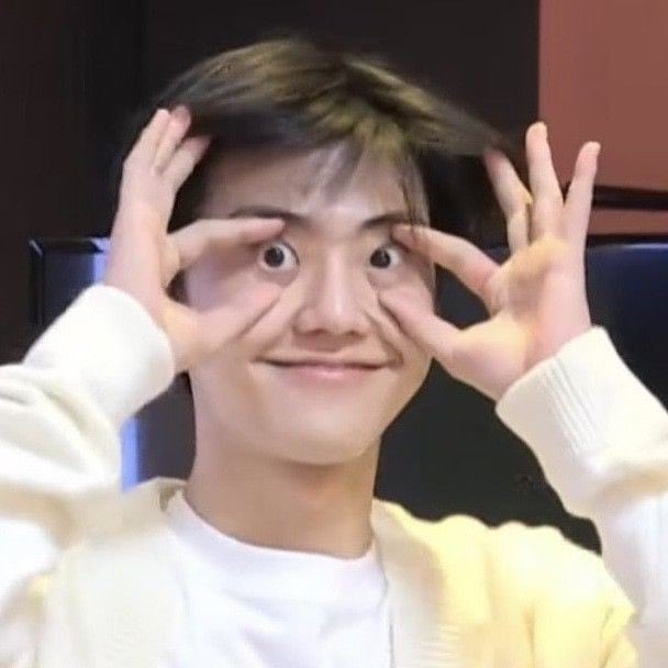 Ciyuk….
BWAAAAKKK 🤡🤡

Akun ini sudah berdebu skli, tapi masih aktif. Jadi jangan unfoll aq.
Trims