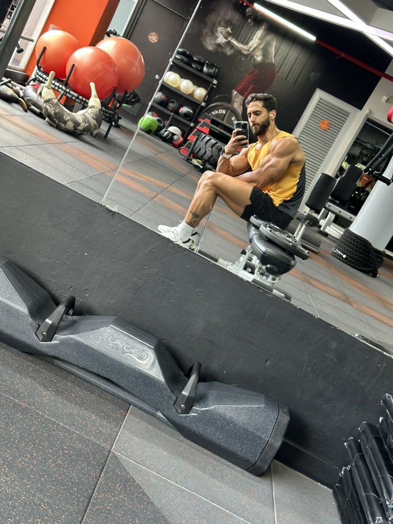 tuanlibos's tweet photo. Current physique! Just finished my half marathon prep and feeling very lean! #fitness #motivation https://t.co/e3vsK8Nzs7