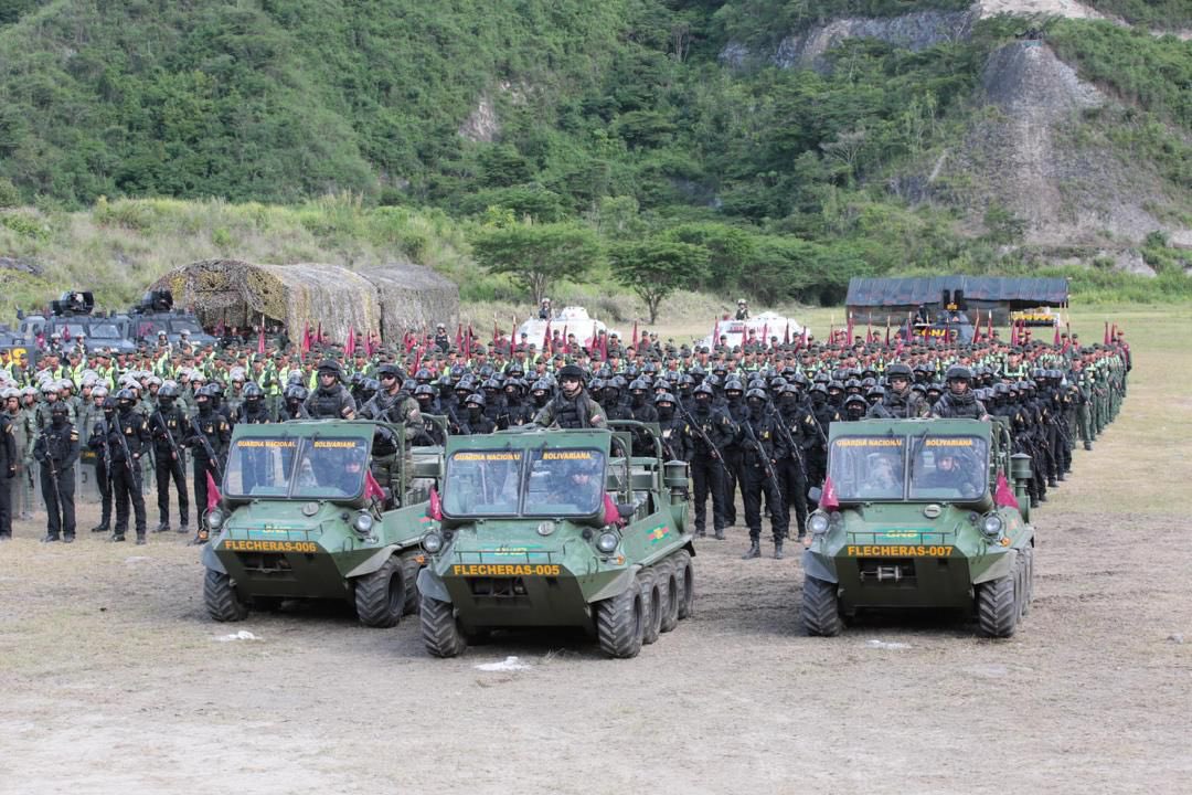 ¡Vaya qué regalo nos dio la Guardia Nacional Bolivariana en su aniversario! Una impecable muestra de disciplina, coordinación, apresto y marcialidad, en un acto emotivo, representando las múltiples virtudes militares de los centinelas permanentes de la Patria ¡FELICITACIONES!