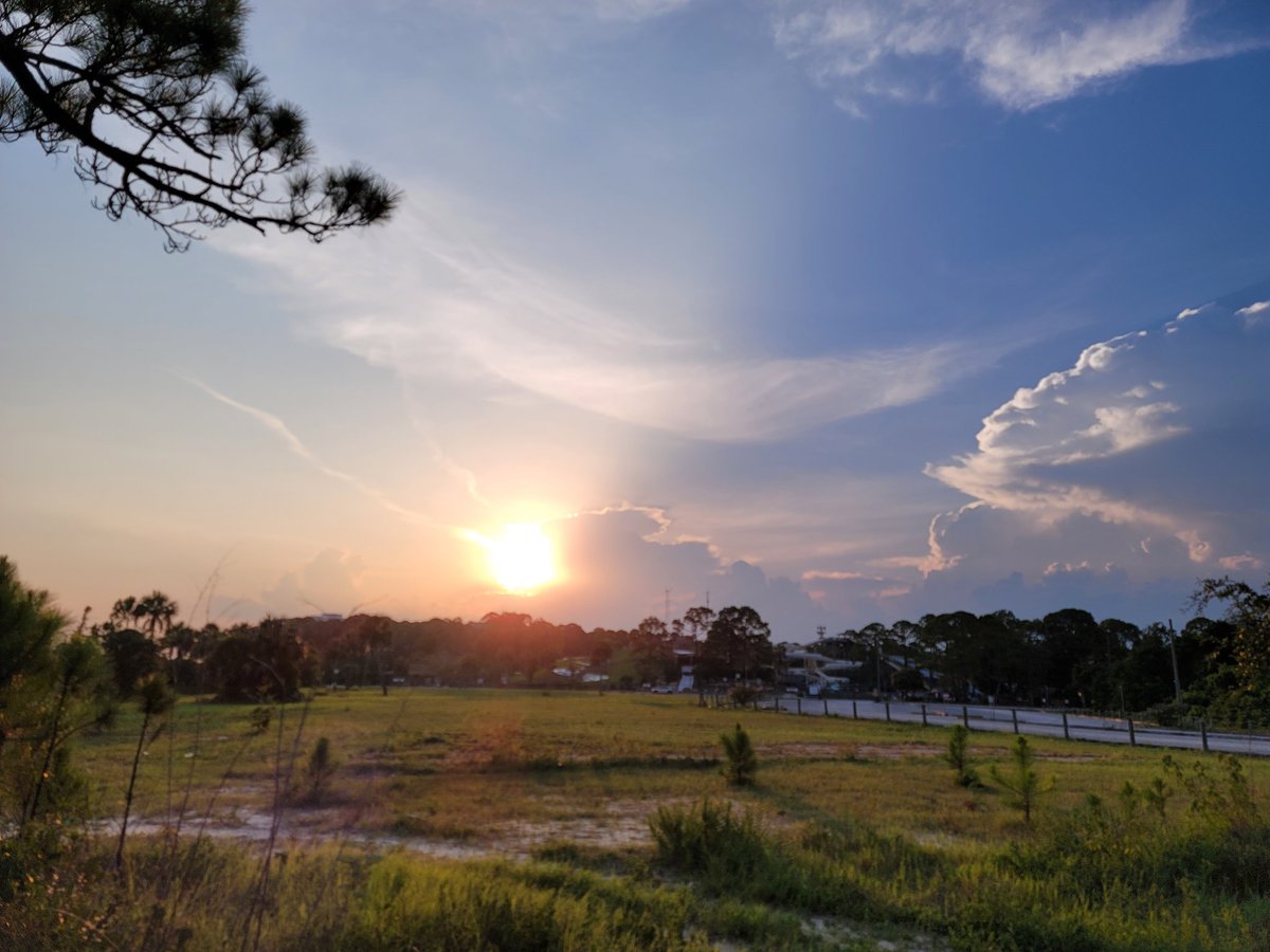 a3burney's tweet photo. Another beautiful sunset in PCB before the clouds rolled in... https://t.co/5bm5IJW9Pp