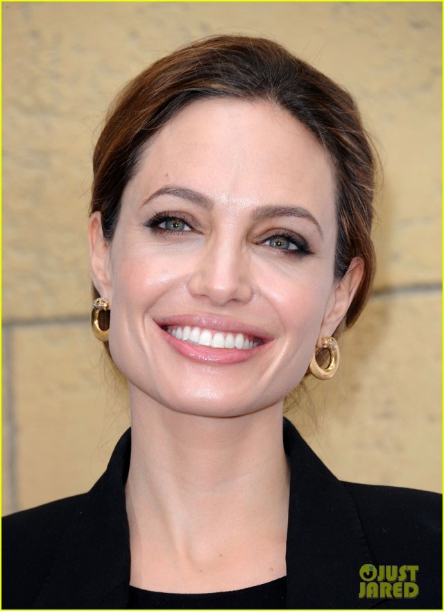 #AngelinaJolie  #FlashbackFriday #ITLOBAH
2012 - At The American Cinematheque’s 2012 Golden Globe Awards Foreign-Language Nominee Event held at the Egyptian Theatre on Saturday (January 14) in Hollywood, Calif
for In the Land of Blood and Honey