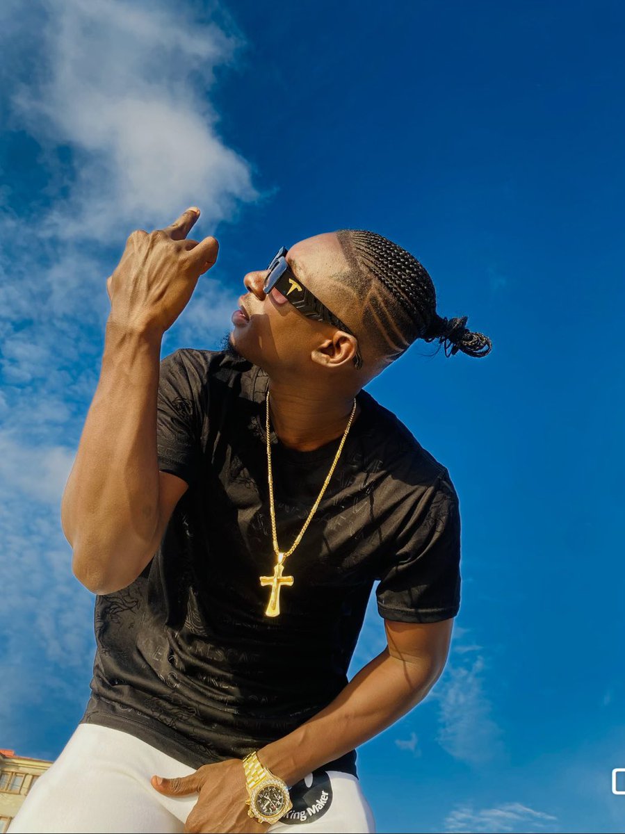 SpeedooOfficial's tweet photo. To all hustlers out there let the sky be your limit ✊🏿 https://t.co/DPhnPtyAjz