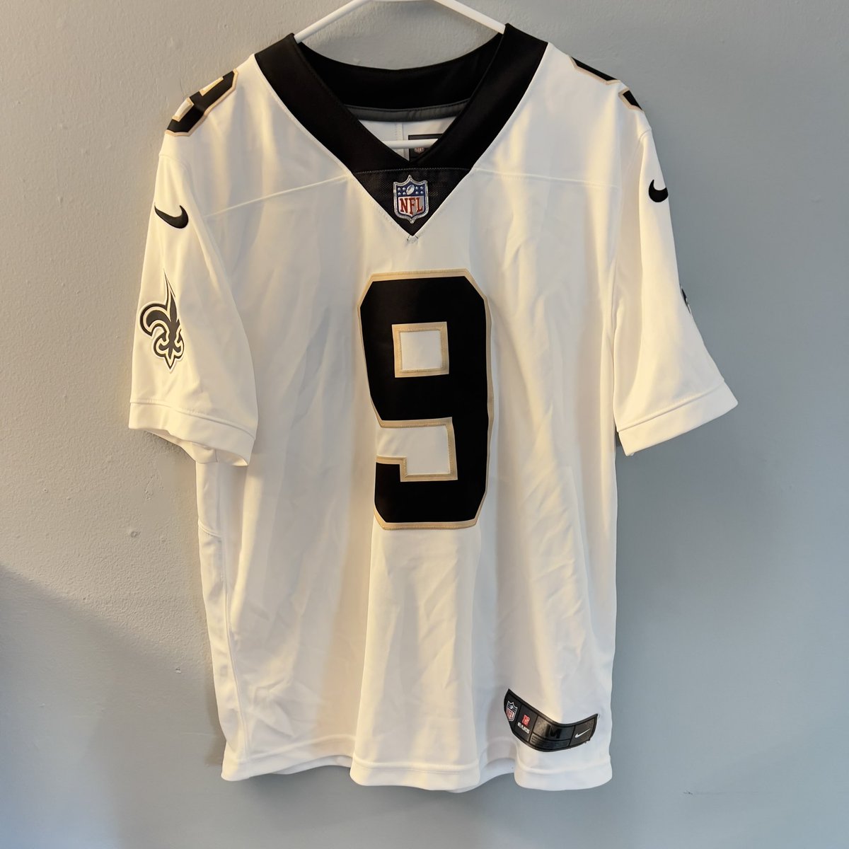 Roscoe Resells tweet media