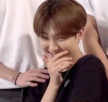diajiahao's tweet photo. MAY AJU NICE SA SETLIST NG ROARIENTATION ππππππ
LOVE U SVT AND UST TLG
#USTROARientation2023
#DreamWithUST https://t.co/NqqCKaycb1