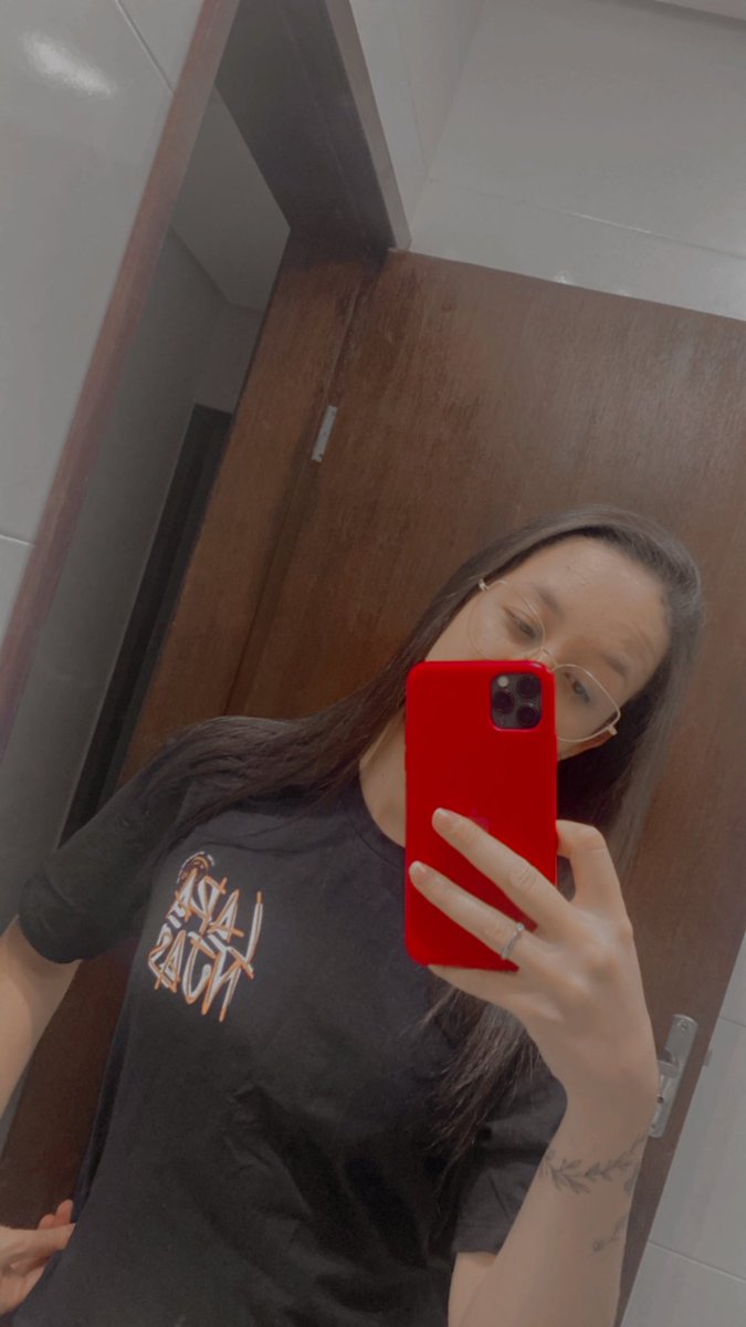 ribeiro_regiany's tweet photo. #lrj +1 ano 🧡 https://t.co/650LCPMnGu
