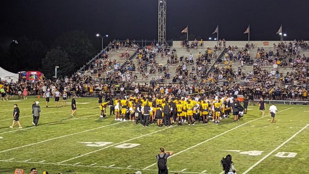 The Steelers having 14,000 people show up to a PRACTICE is insane. 

Greatest fan base in the NFL easily. 

#HereWeGo