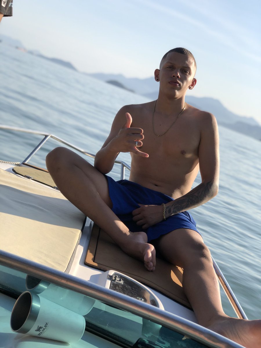 Lucas_0211's tweet photo. Betano Patrocinou o praiou 🥵🌞 https://t.co/dTTV1uELWY