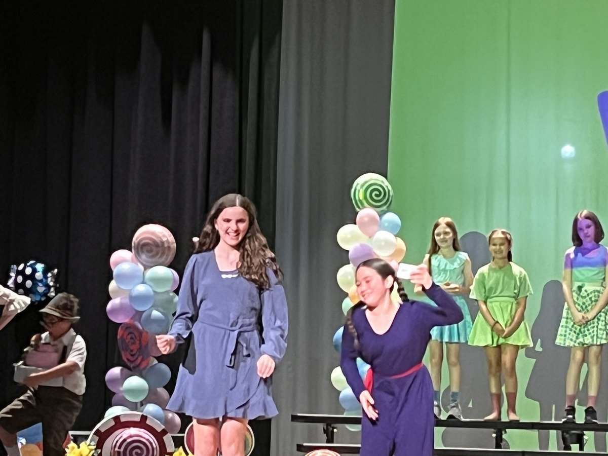 FulmarRdMusic's tweet photo. Proud of our Fulmar students, @FulmarsFinest, and all of the kids who performed tonight in Willy Wonka at MHS. Well done! Thank you @PutnamArts @MahopacLibrary @PiperTheater for supporting such a wonderful opportunity for kids and our community. 💕 https://t.co/QHRG77HM2o