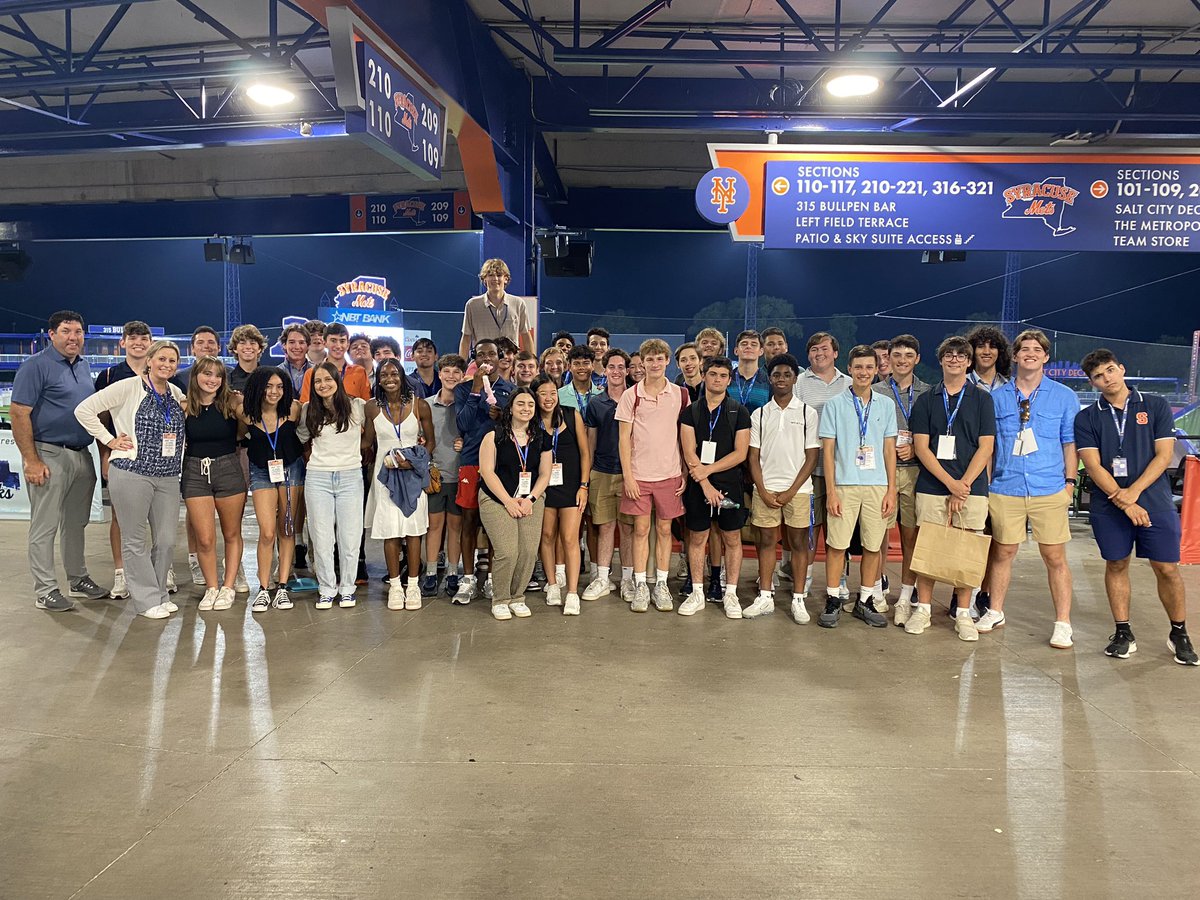 NewhouseSports's tweet photo. Last night was for the @newhousemasters  students but tonight is for the future @NewhouseSports students. @SyracuseMets https://t.co/G2nGNoJ4yT