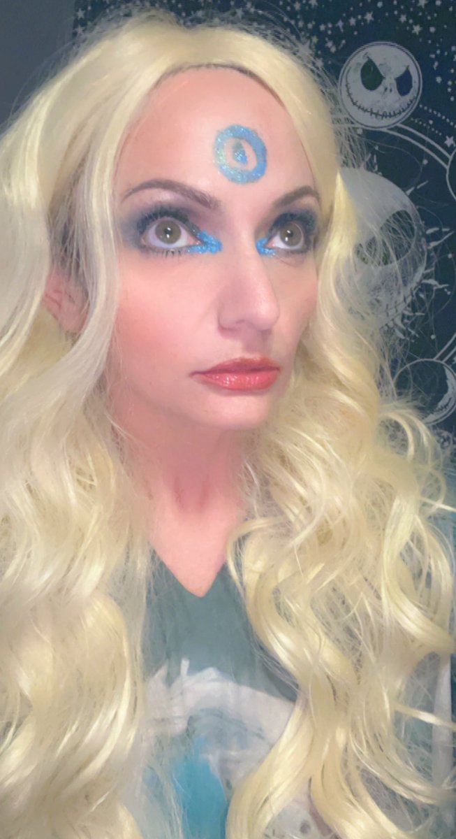 The morning after the @SmashingPumpkin show in Houston last year, having gone dressed as June. I doubt I can manage that blonde wig this time in Dallas. It’s August AF outside. #suicideblonde #theworldisavampire