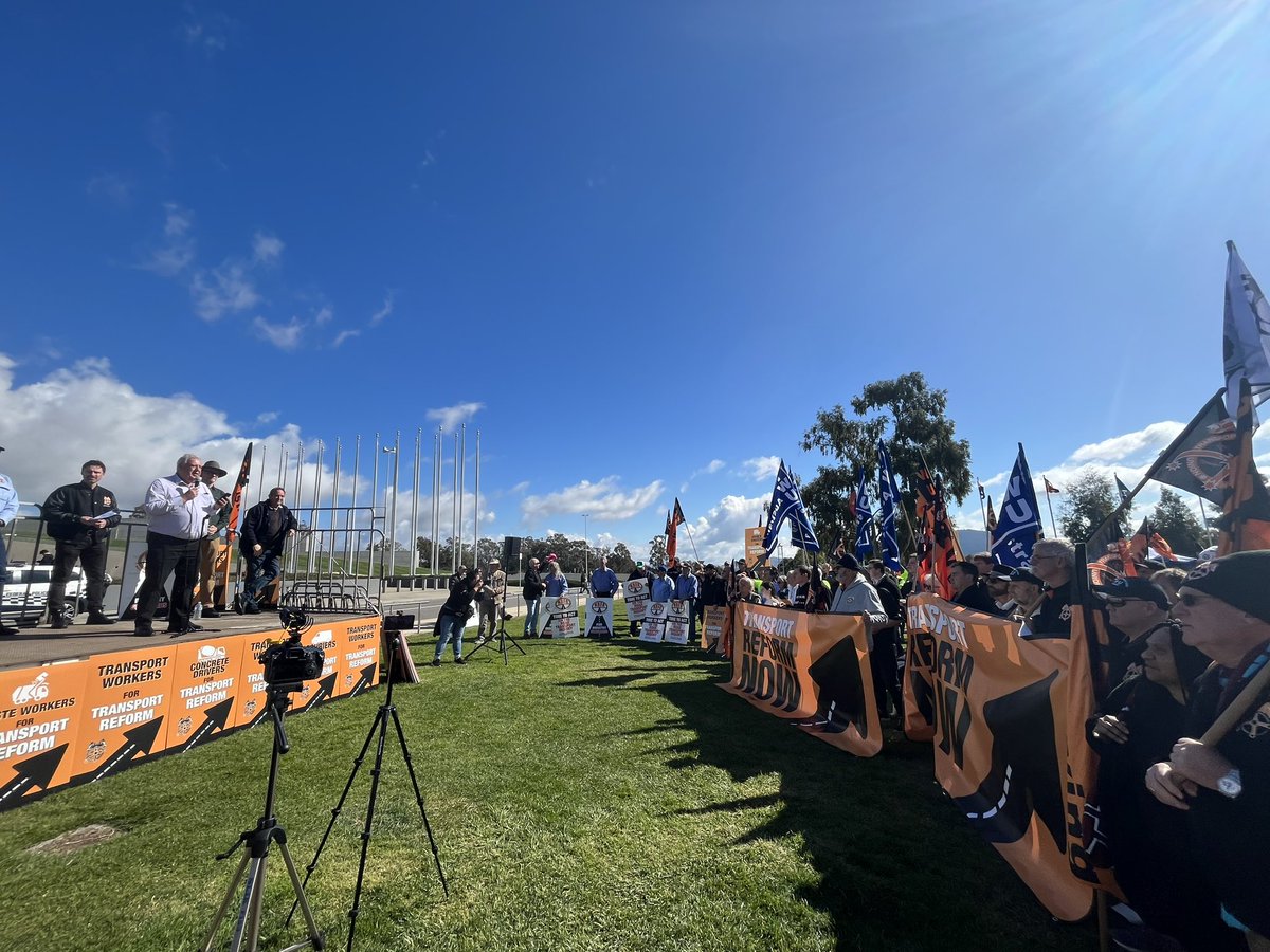 “This is our biggest convoy yet and we’ll keep coming back until we have #TransportReformNow” - <a href="/TWUNSW/">TWU NSW</a> Secretary Richard Olsen