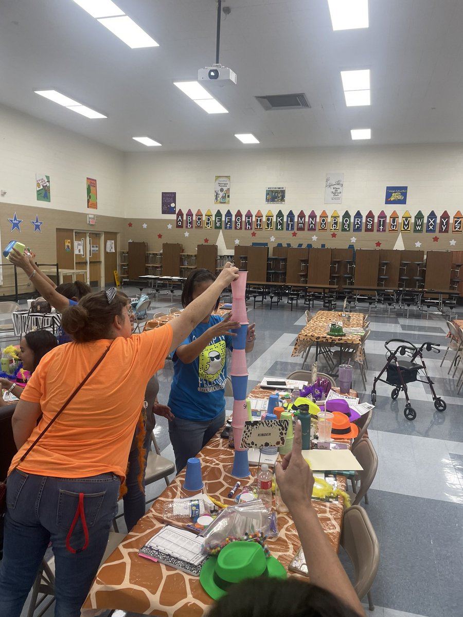 dora_alv2004's tweet photo. Had fun sharing some fun and engaging activities that will impact student learning. #GYTO @ZavalaMagnet https://t.co/phe9wau1qV