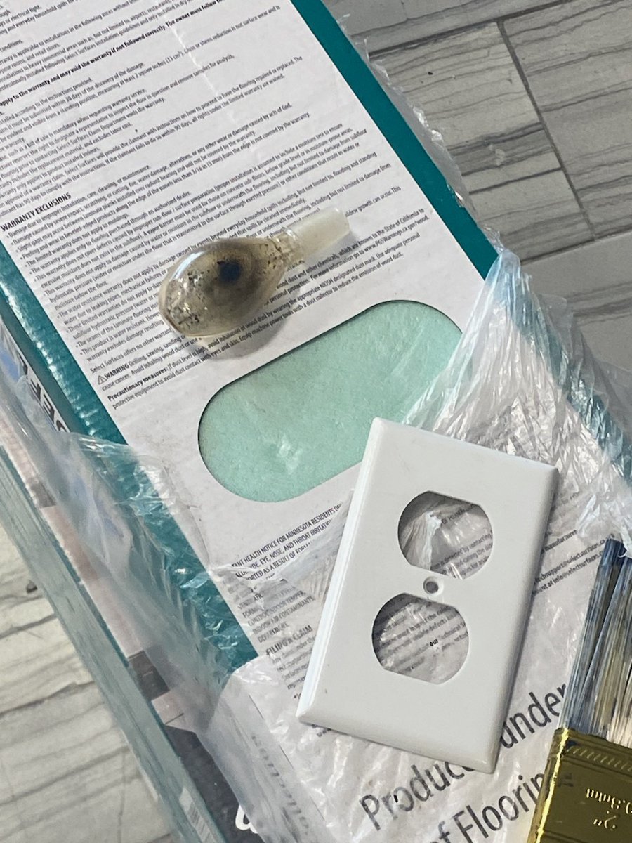 eStomes's tweet image. Are all smoke shops this bad?

During build-out, they hired a contractor that stayed in the unit on an air mattress who clearly was smoking crack!