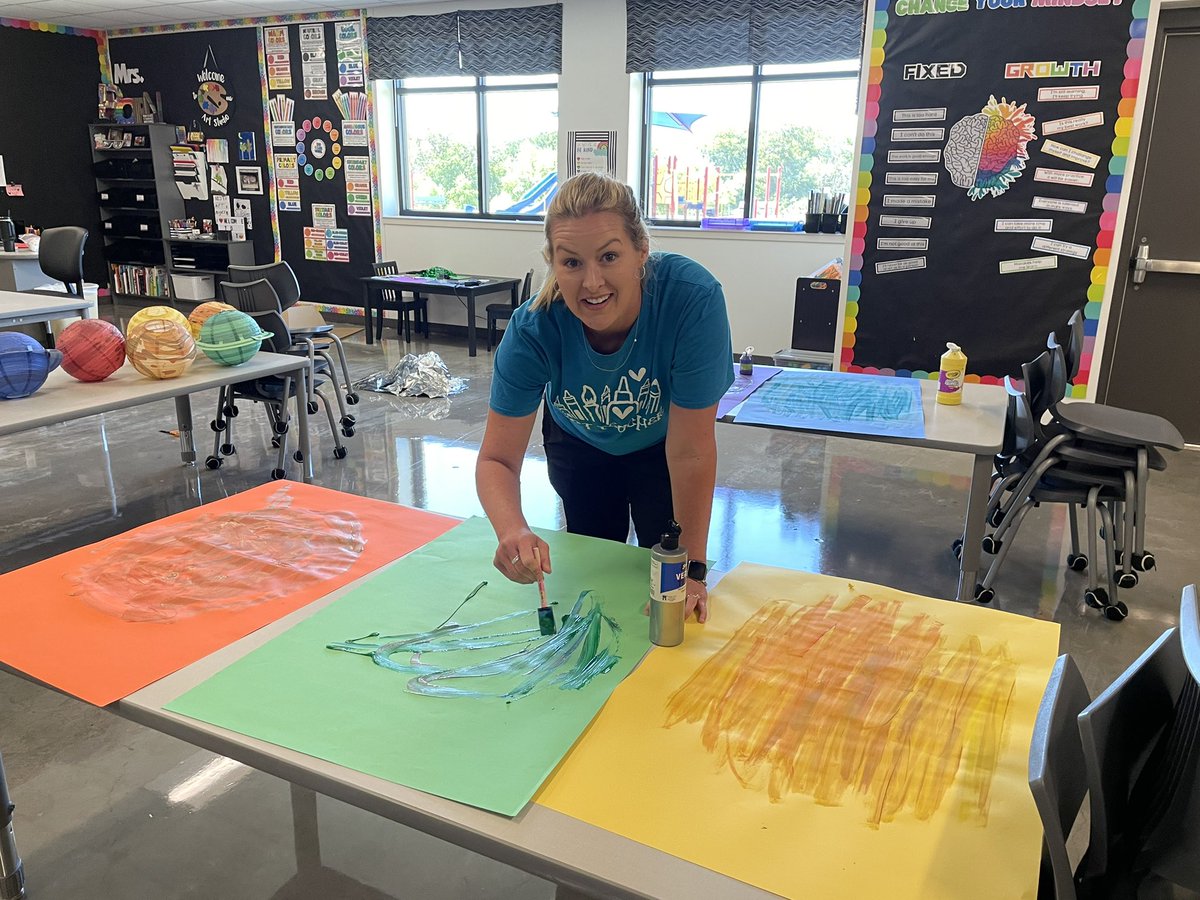 Elizabeth Benno (@elizabethbenno) on Twitter photo Working on our “Out of this world” hallway decor. Pictures coming soon! #prosperproud <a href="/PISDJohnsonElem/">Johnson Elementary</a> Working on our “Out of this world” hallway decor. Pictures coming soon! #prosperproud <a href="/PISDJohnsonElem/">Johnson Elementary</a>