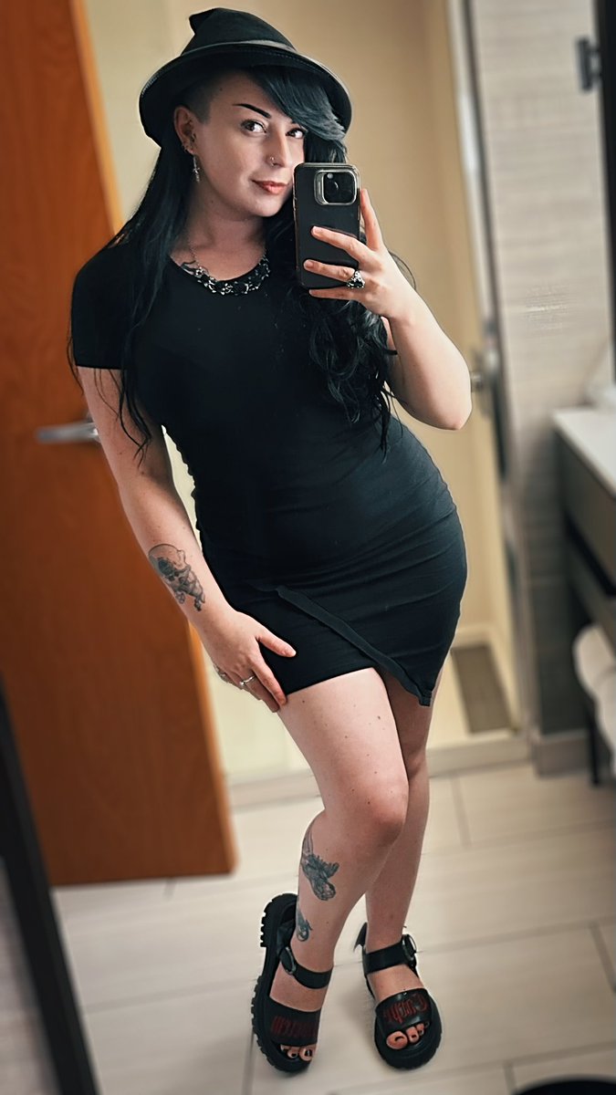 Chynna-Blue tweet media