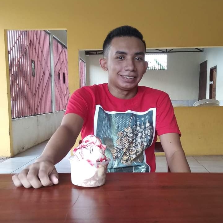 Gabriel04799606's tweet photo. eating ice cream at the ice cream parlor 🍧 https://t.co/e3GUlUzAhM