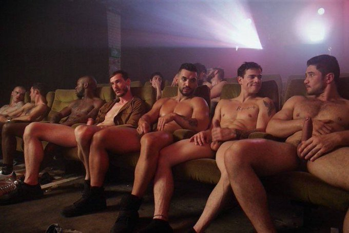 elpajaclub's tweet photo. en el cine xxx https://t.co/SWs1vWE0eM