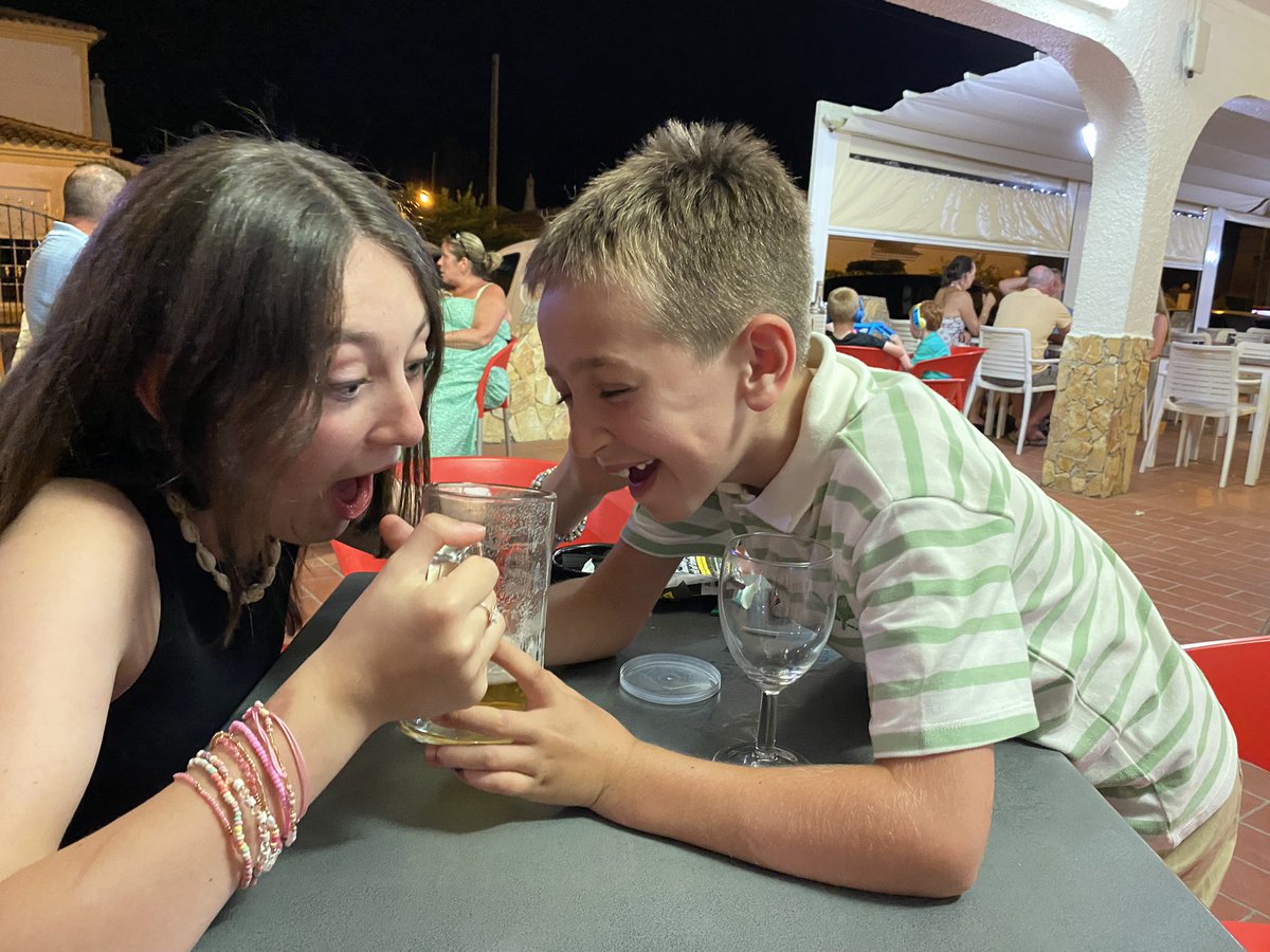 After a spilt sprite all over me, the kids fighting over late night drinks 🤣🤦🏻‍♀️🤩 #summerholidays #Portugal