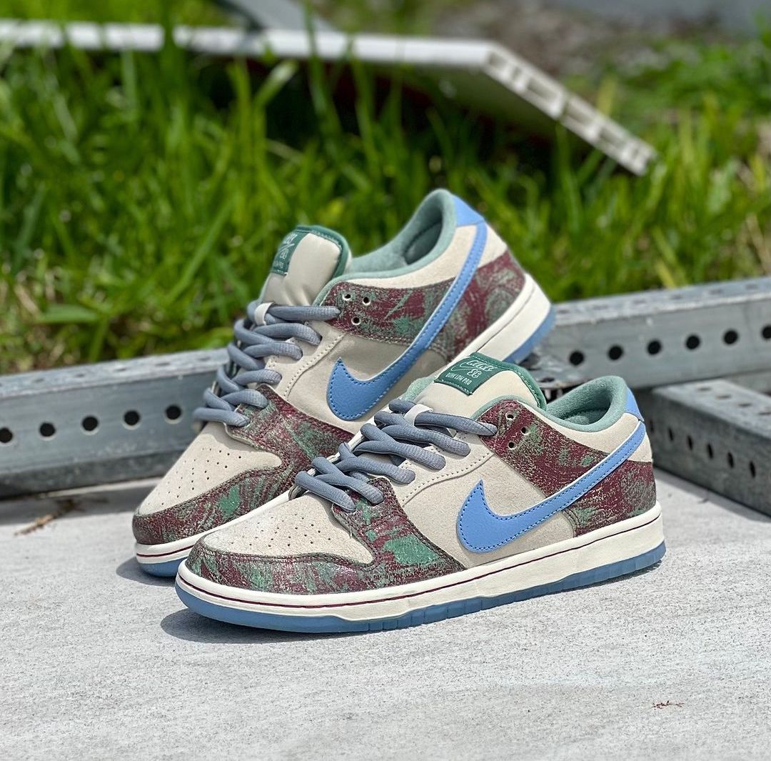 JustFreshKicks's tweet photo. The Crenshaw Skate Club x Nike SB Dunk Low releases tomorrow at 2pm ET 🌴

Links => https://t.co/EWLeIeoqOC https://t.co/ZCI8Vyb7BU