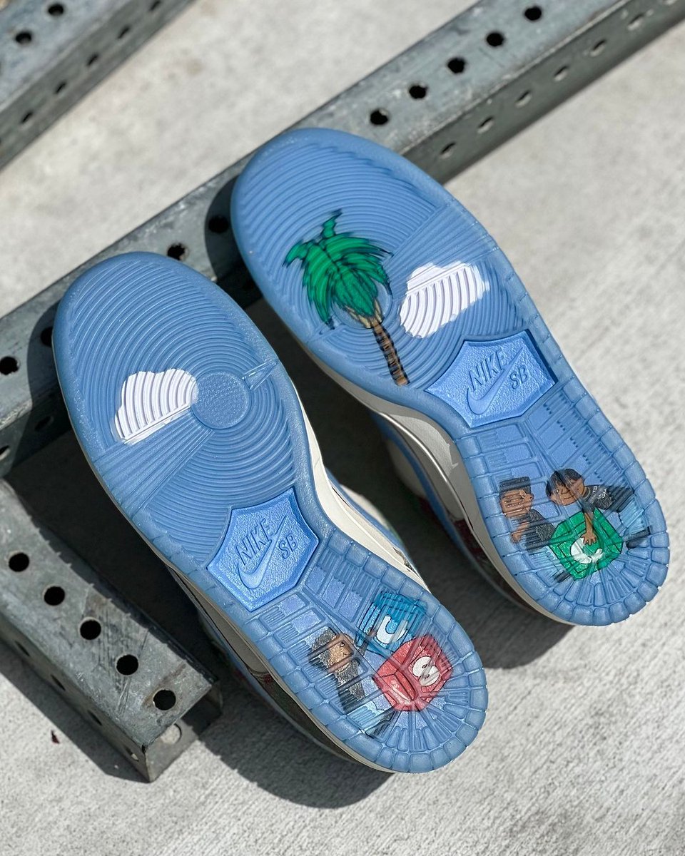 JustFreshKicks's tweet photo. The Crenshaw Skate Club x Nike SB Dunk Low releases tomorrow at 2pm ET 🌴

Links => https://t.co/EWLeIeoqOC https://t.co/ZCI8Vyb7BU
