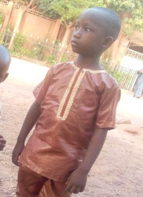 Urgent 🚨 :
Avis de disparition : 
Résidence de la famille : kalaban coro adeken
Heure de disparition : 13 heures
Nom: Diakaridia Sinayogo
Âge : 5 ans 
Numéro à contacter : +22384654166