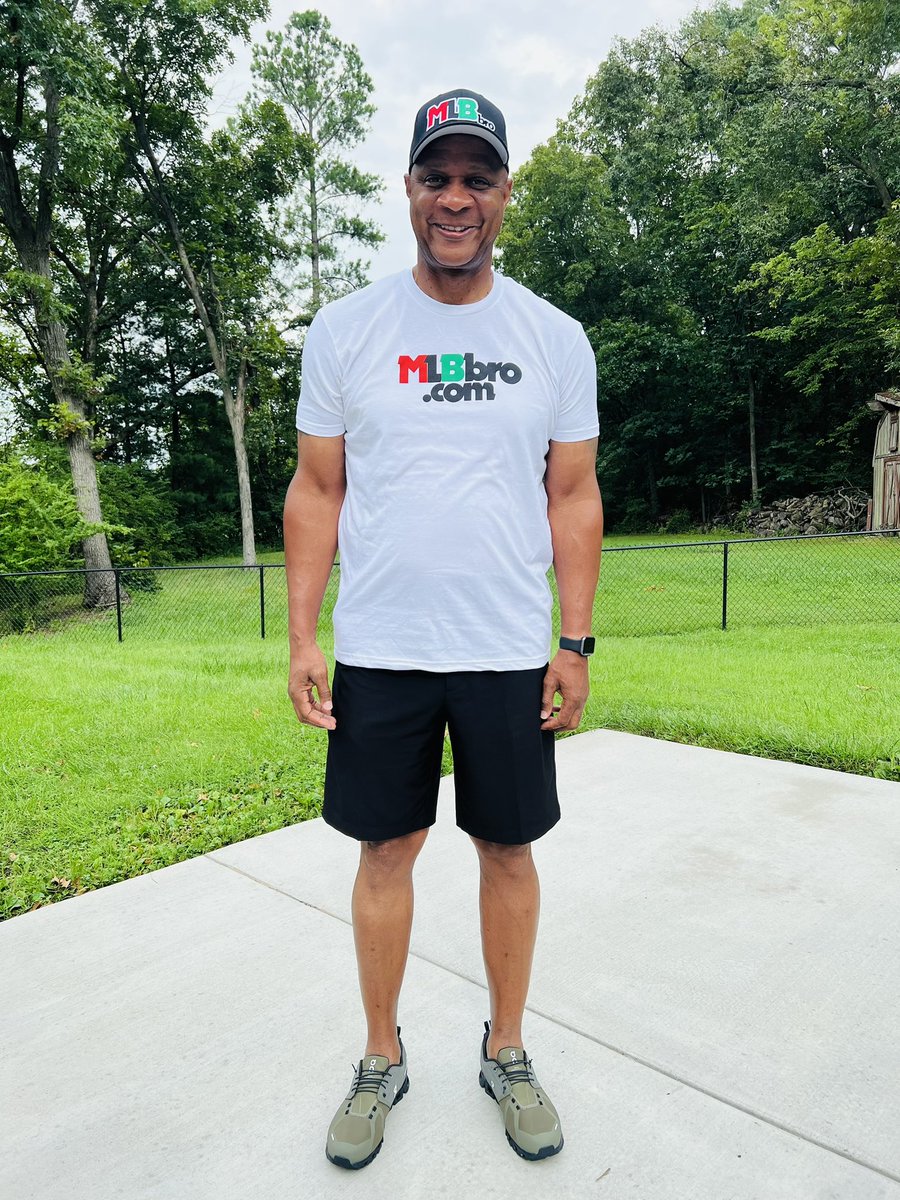 MLBbrodotcom's tweet photo. The greatest slugger in New York Mets history is repping for MLBbro. How does Darryl Strawberry look in our fits? https://t.co/8W8tbrwuLW