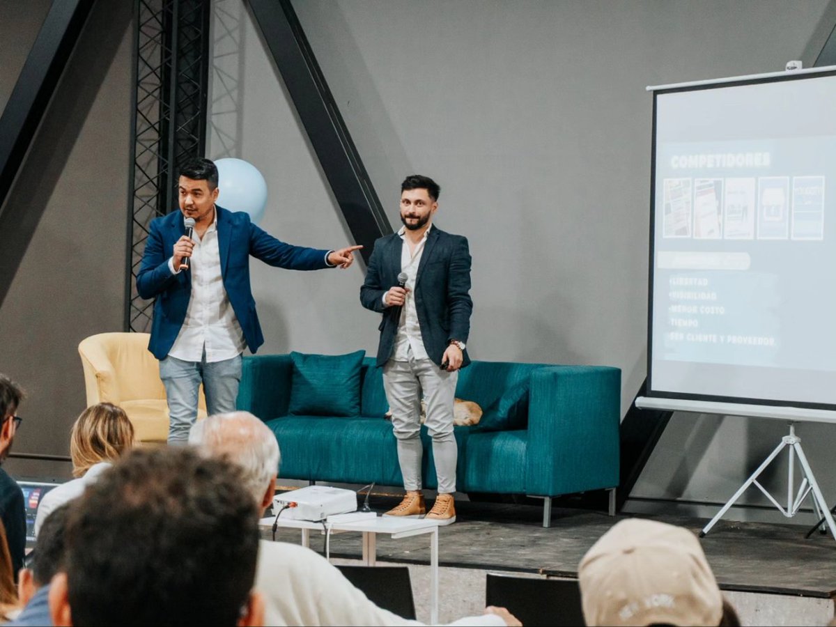 AgenciaIyE's tweet image. 🎯🤩Junto a @embarcavc compartimos el cierre de su #EmbarcaDay un día extraordinario junto a reconocidos inversores y startups.
