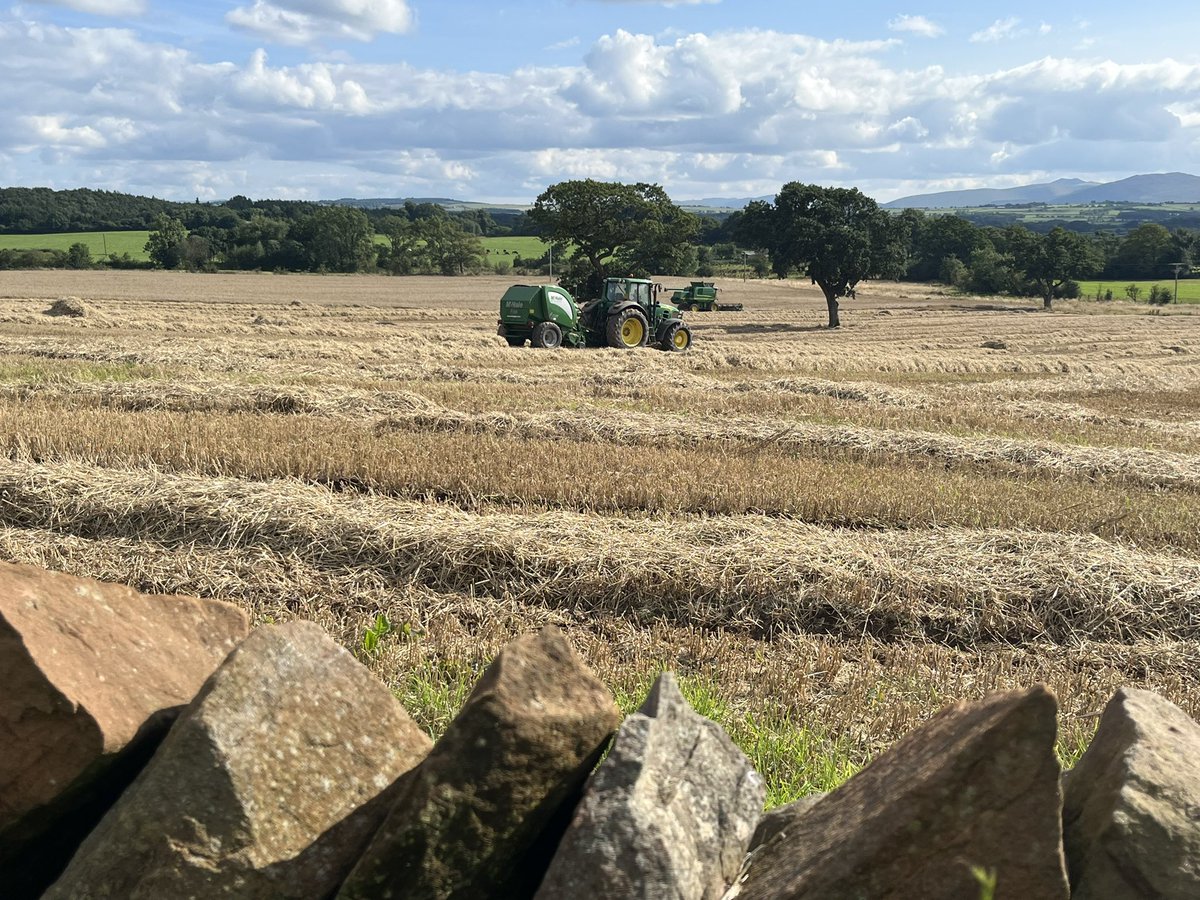 jonnybambers's tweet photo. Snatching a little more #harvest23 while we can #cumbria #boggy https://t.co/Yv06VOZdsF