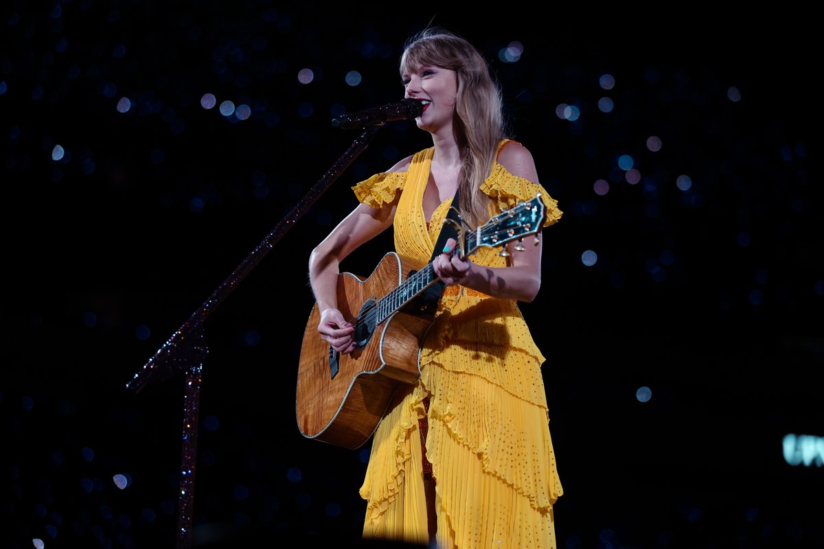 taylornation13's tweet photo. We thoroughly enjoy watching all you masterminds assess the equation of #TSTheErasTour surprise song o’clock. What songs are you hoping for tonight, #LATSTheErasTour? 👀🎶 https://t.co/kUvUe0p6qg https://t.co/zIfmcWCZkN