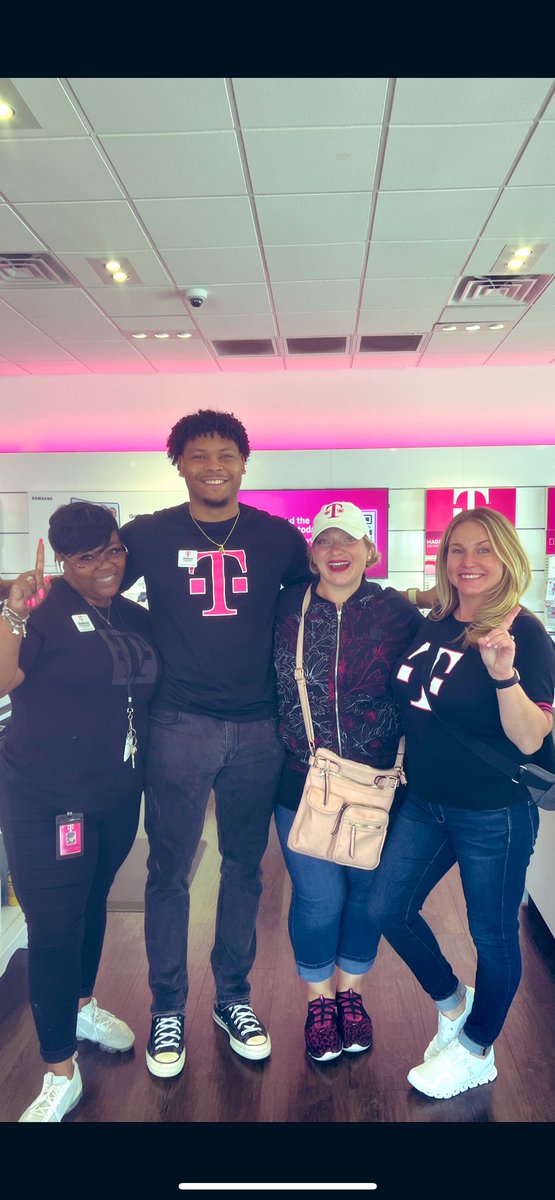 morganlynn4711's tweet photo. What a great FriYay with the Mobile Magic team and their incredible leader @Linze_Carter @MitchClabeaux @cannlee17 watch out for this amazing team, theyβre coming to #GoGrowWin https://t.co/RI0ydKTCwG