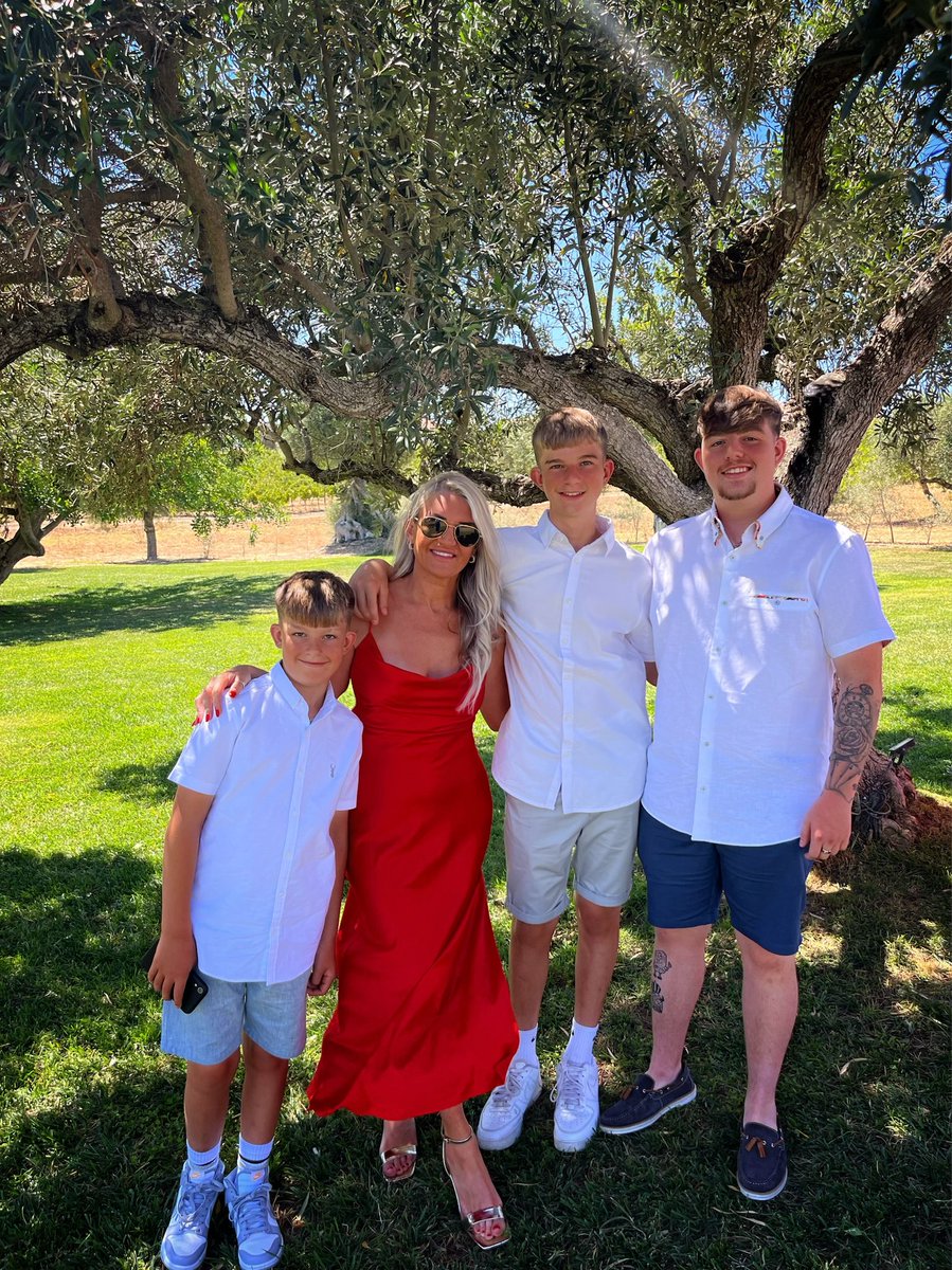 Angela Forster tweet media