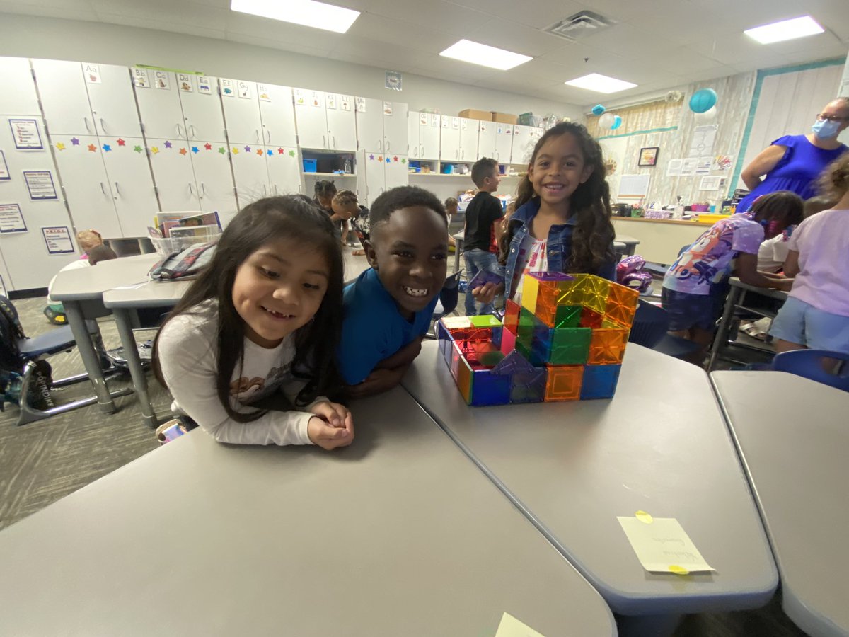 MrsJessCosman's tweet photo. First graders completed their first stem challenge today to build a house to keep their hex bug from getting out. #IC2324 #onlyatIC https://t.co/e2hAih9OvL