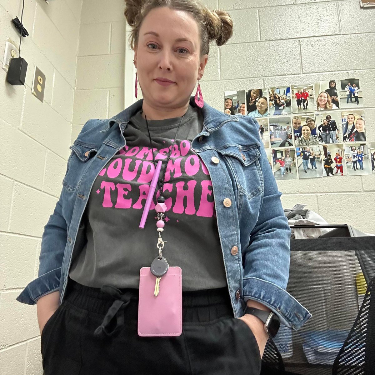 TheShipp09's tweet photo. 1 week until we go back! Getting in my classroom soon to start making it “homey” for my Algebra “homies”. Drop your list and share. 

#adoptateacher
#clearthelist https://t.co/M0y9rztevA https://t.co/bRn8N1Rk4T