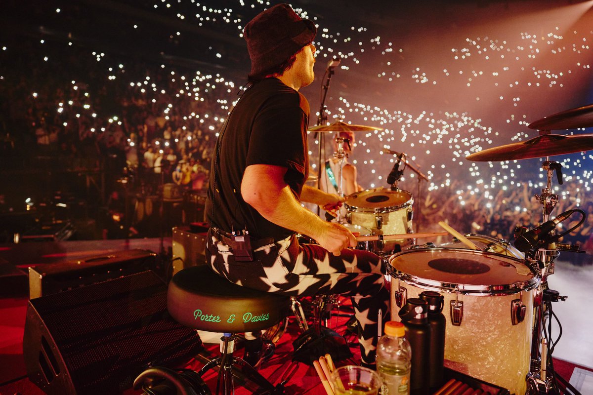 italiaparamore's tweet photo. New photos of @Paramore in St. Paul, MN two days ago

Taken by Zachary Gray https://t.co/q86PQW9yet