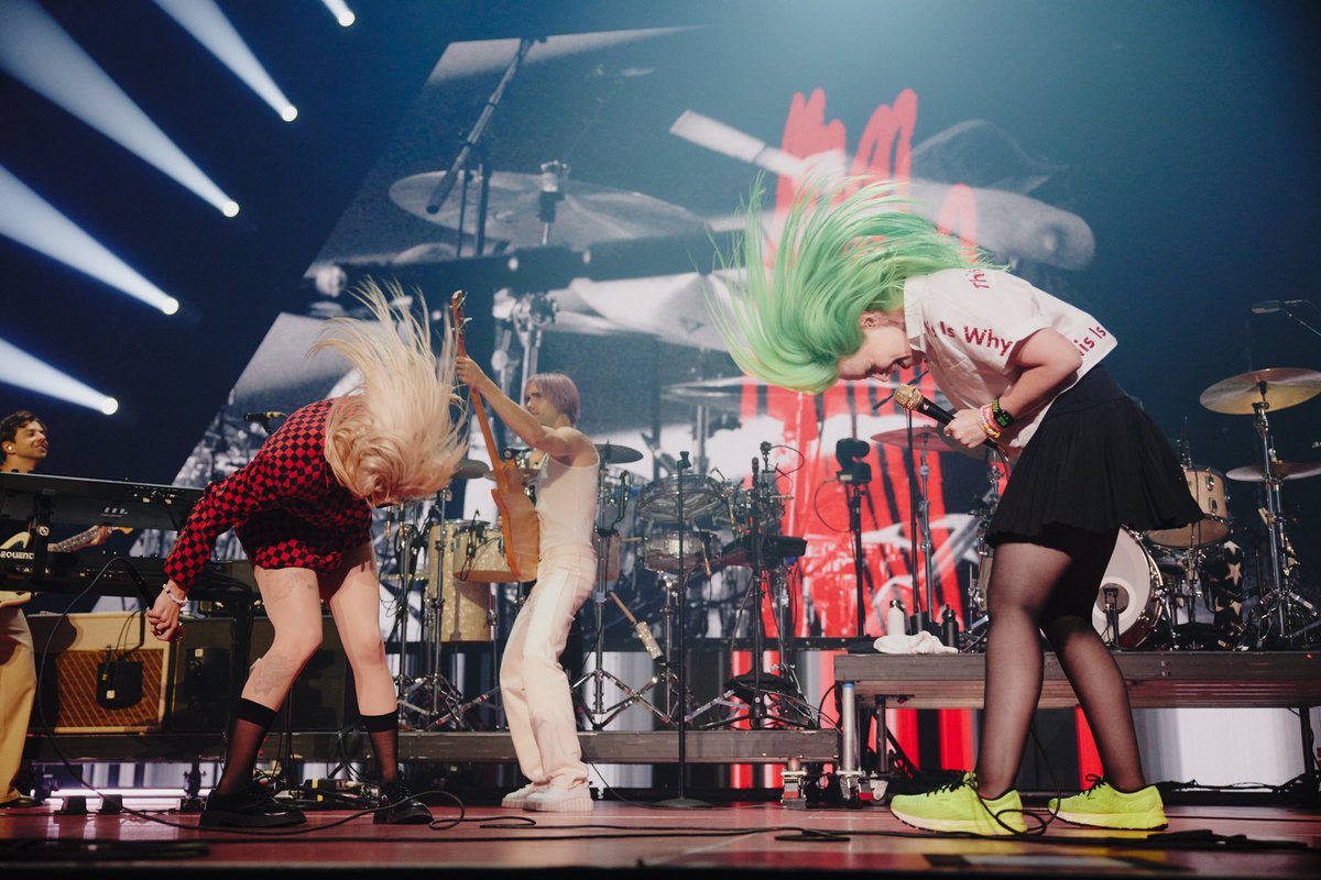 italiaparamore's tweet photo. New photos of @Paramore in St. Paul, MN two days ago

Taken by Zachary Gray https://t.co/q86PQW9yet