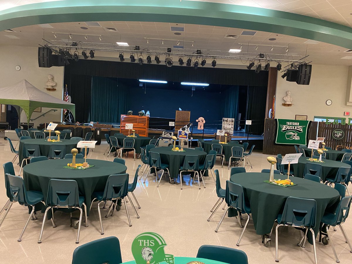 ThatcherFootba1's tweet image. Getting ready for a great night. If your in the gila valley find yourself here! Good food and great company! #Goeagles!
