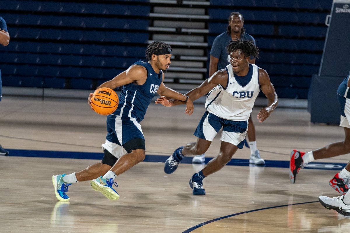 CBUmbb's tweet photo. All in a day's work. 💪🏀

#LanceUp⚔️ https://t.co/K3ypqBbKOs