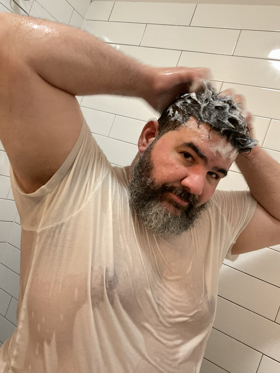 The_Shower_Guy's tweet photo. Hi everybody, I'm the #ShowerGuy. I've started an #onlyfans page, so if you want some #spicy #dadbod content, #clickthelinkinmybio. I might even #sing for you ;) Feel free to #RT! https://t.co/KDAaQVdp32