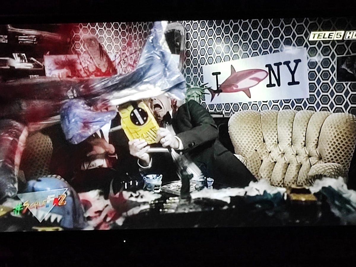 Krueminxler's tweet photo. Unser Päter-Held! 😍😍😍
#LezFaZ
#SchleFaZ
#SchleFaZClassics
#GIFtigeFilme
#KnochenbrecherImWildenWesten
#Sharknado2 https://t.co/pv7h6aCJET